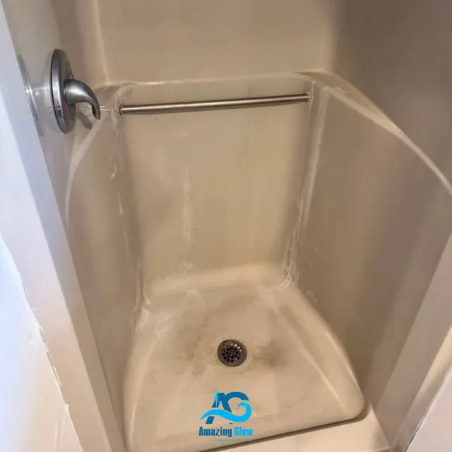 work photo from amazingglowcleaningservice.com