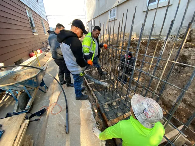 retaining wall contractor