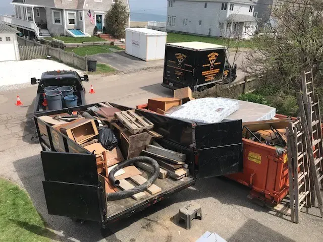 work photo from wasteawayjunkremoval.com
