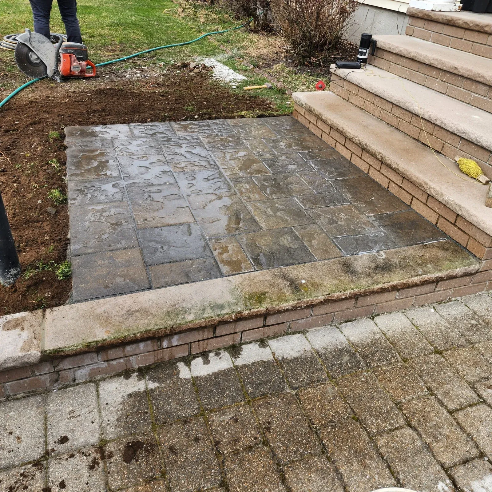 work photo from diamondlandscapingtreeservices.com