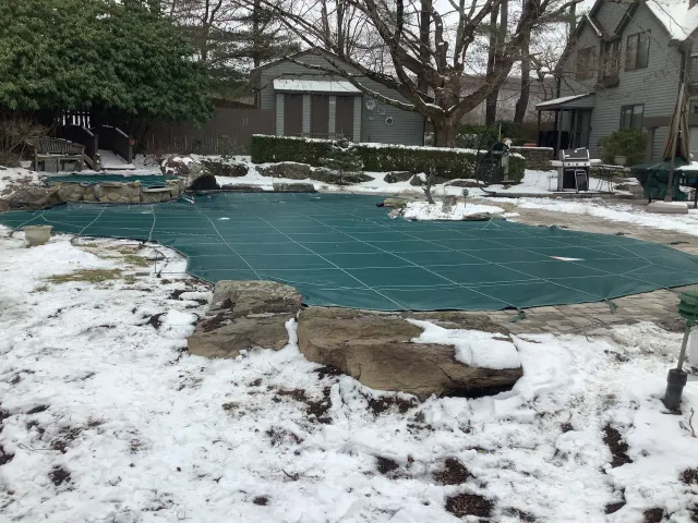 work photo from distinctiveswimmingpools.com