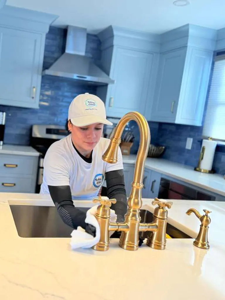 work photo from tidyandcleanservice.com