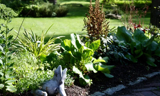 work photo from gardenroomslandscapedesign.com