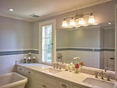 Tyler Court: Master bath