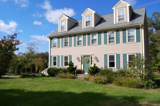 Eleni Brookshire, Realtor work photo