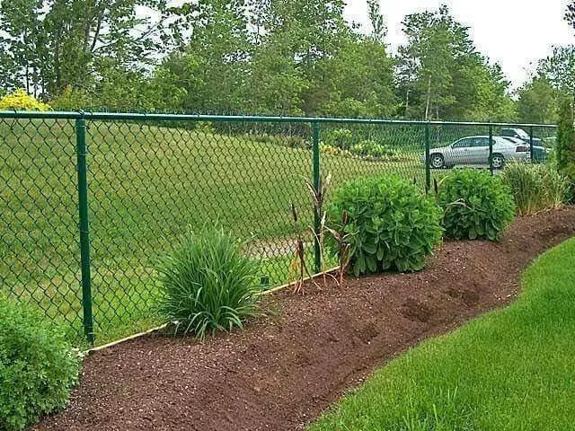 work photo from thefencedoctors.com