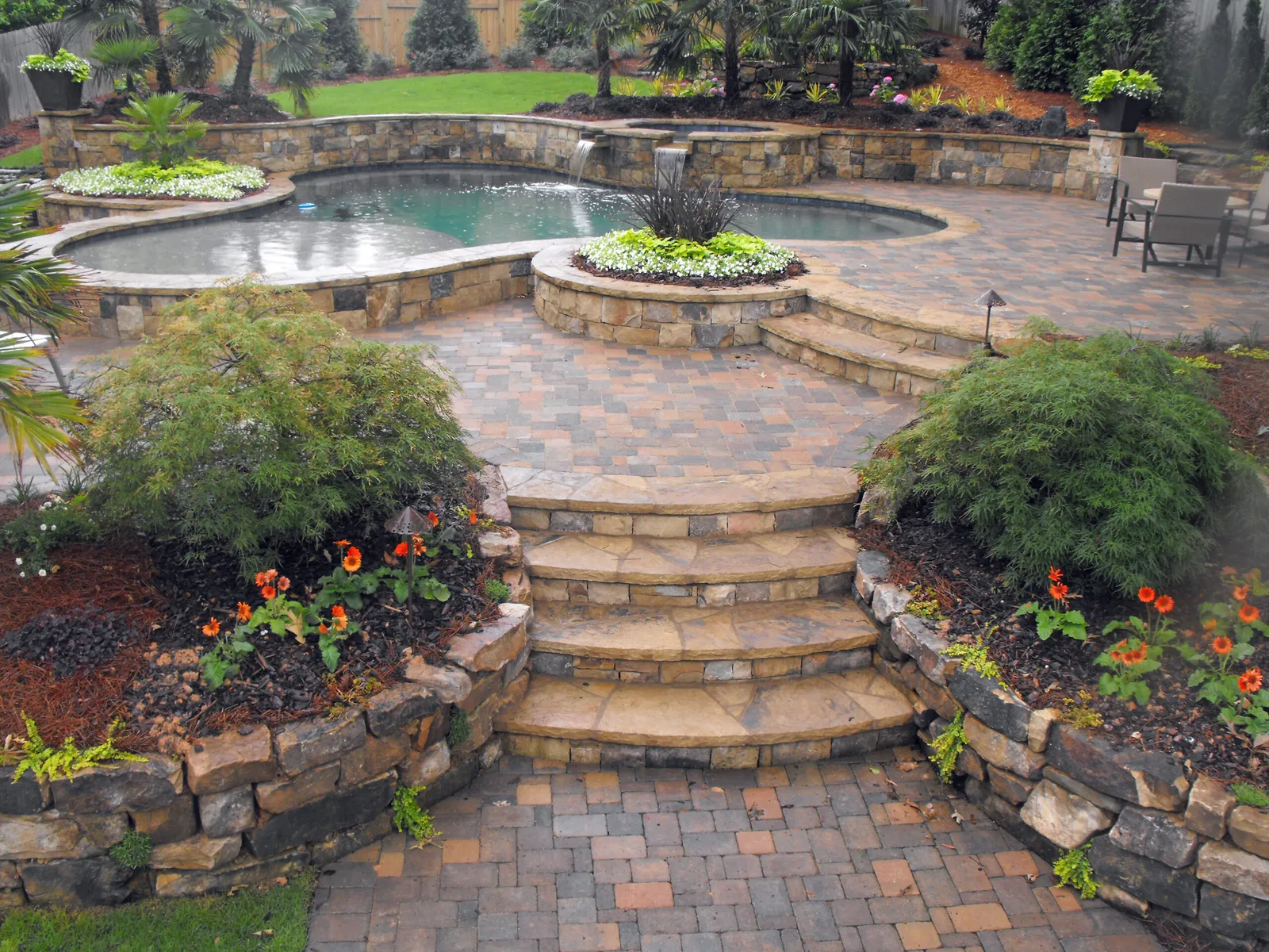 work photo from modernlandscapinganddesign.com