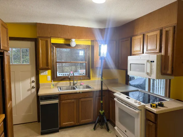 Residential painting service in a Connecticut home