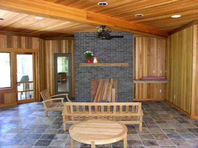screen porch.JPG