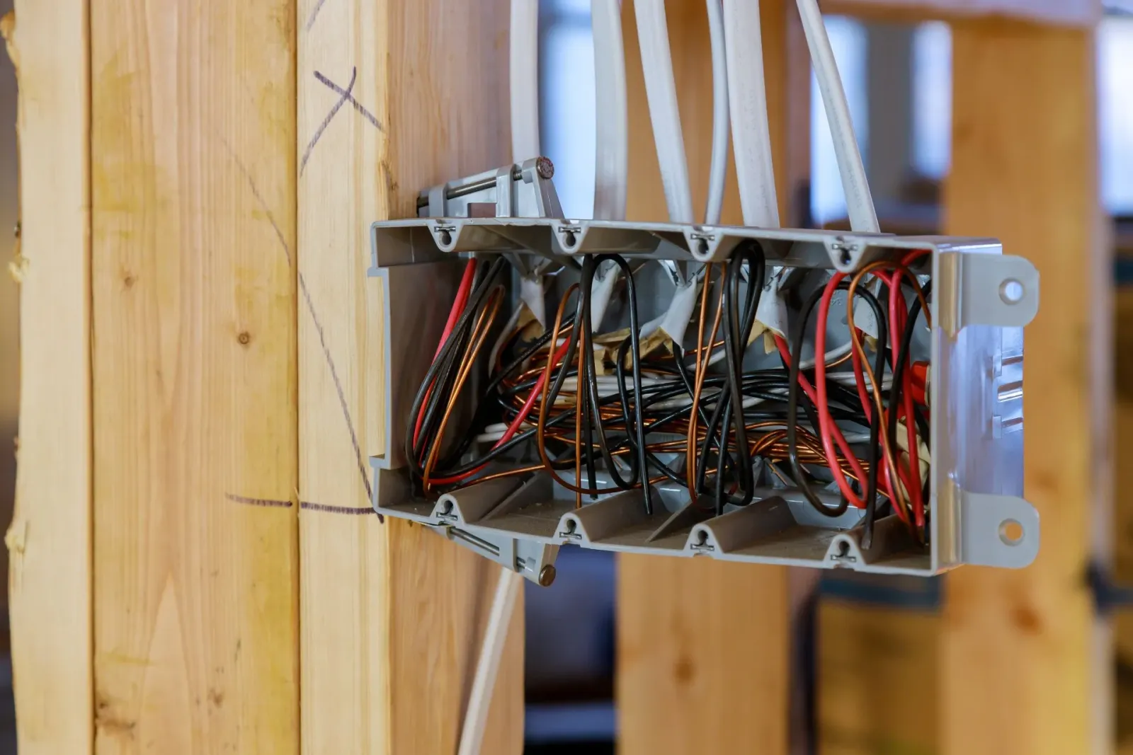 Fixing an electrical box