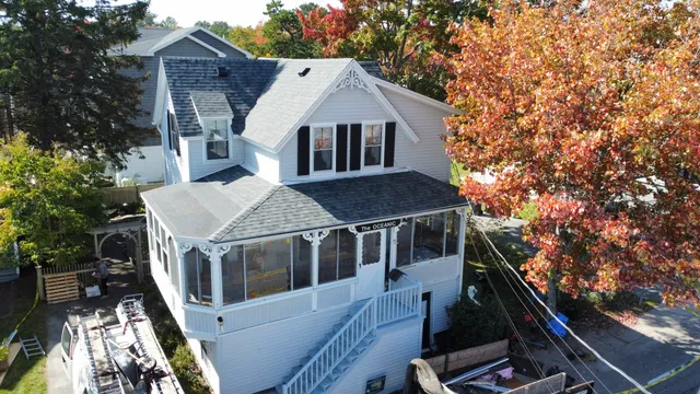 work photo from superiorroofingofmaine.com
