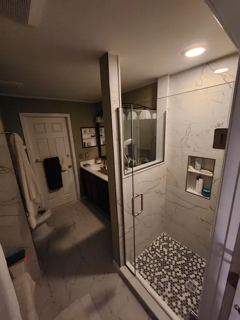 Bethel Glass & Shower Door Co work photo