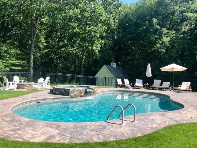 HUNTER'S POOL CENTER INC work photo