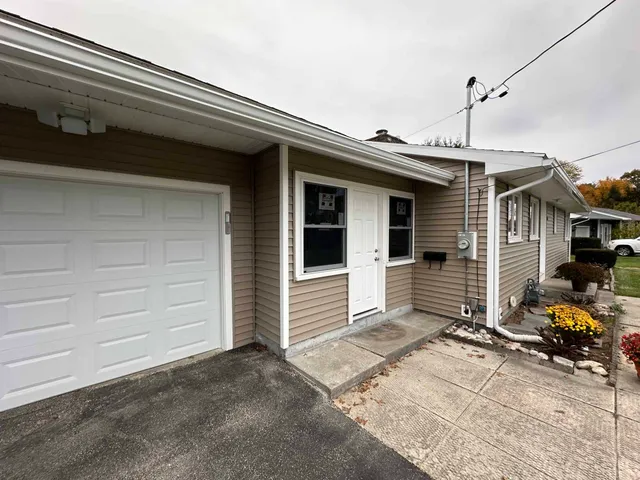 windows siding gutters chicopee3