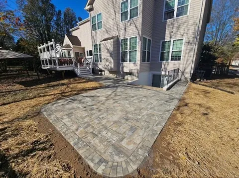 work photo from authenticpavingandmasonry.com
