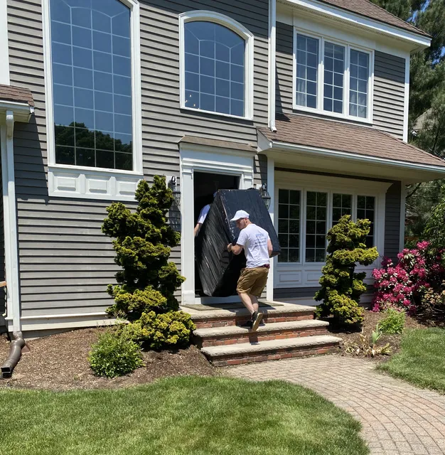 Dakota's White Glove Moving Service work photo