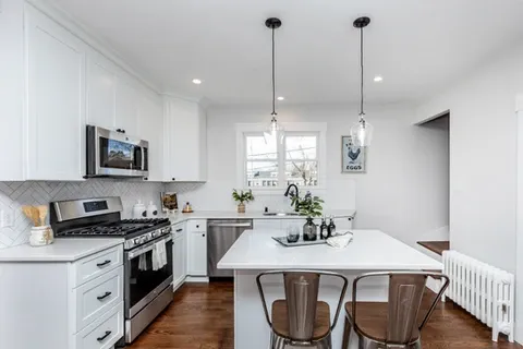 12-Kitchen.jpg