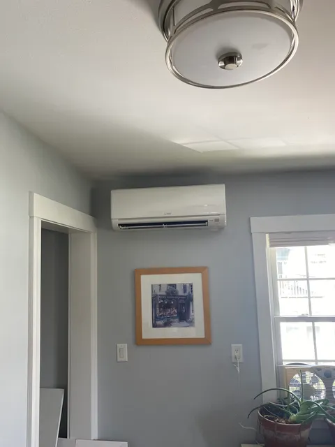 Living-Room Mini-Split Head