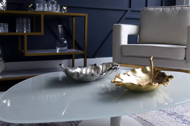 sitting room table detail.png