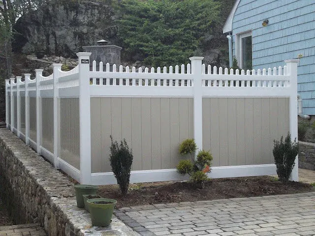 vinyl two tone privacy chestnut hill topper in Arlington.JPG