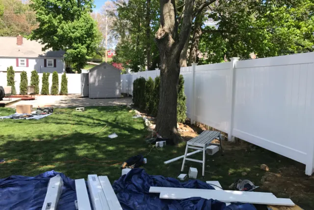 work photo from thefencedoctors.com