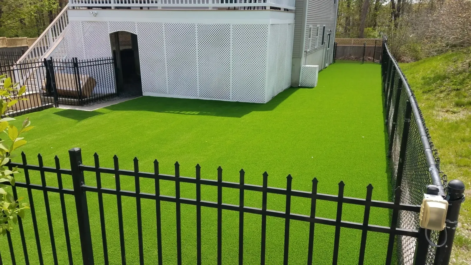 work photo from newenglandsyntheticgrass.com