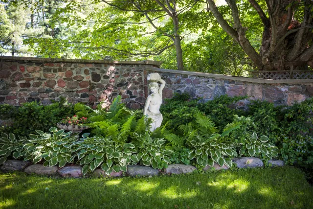 work photo from memorableoutdoorspaces.com