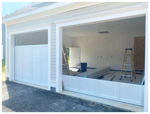 work photo from bluefinlocksmithandgaragedoors.com