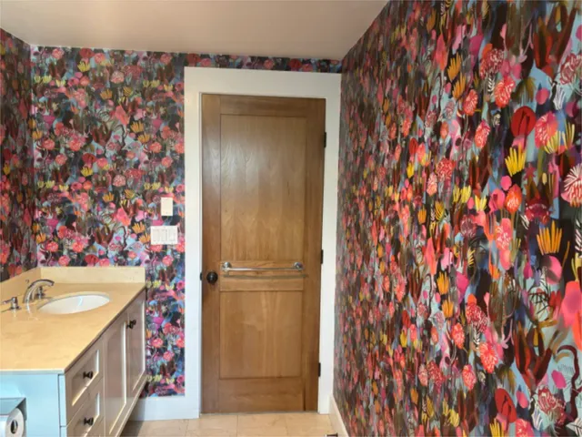 work photo from burnetterwallpaperandpainting.com