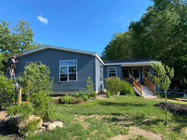 work photo from gutterbrothers603.net