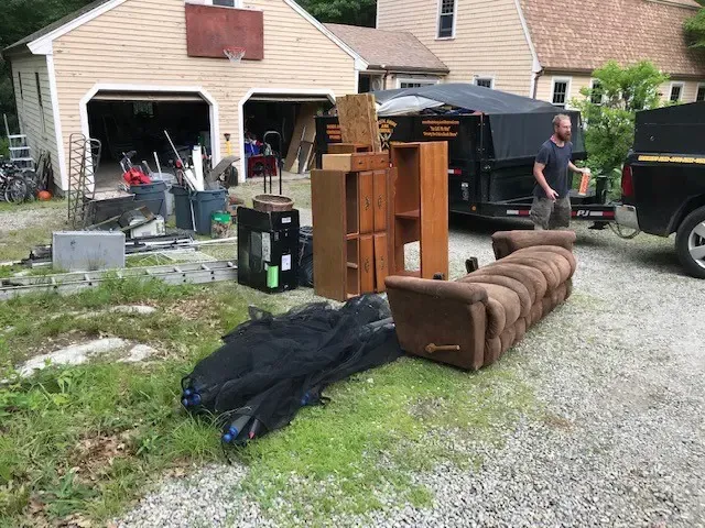 work photo from wasteawayjunkremoval.com