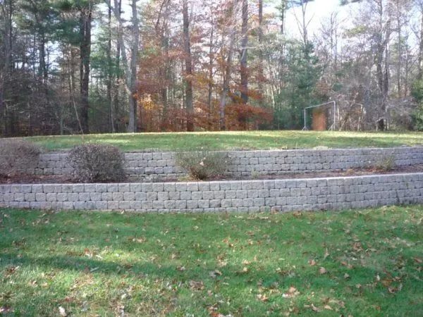 retaining wall installation