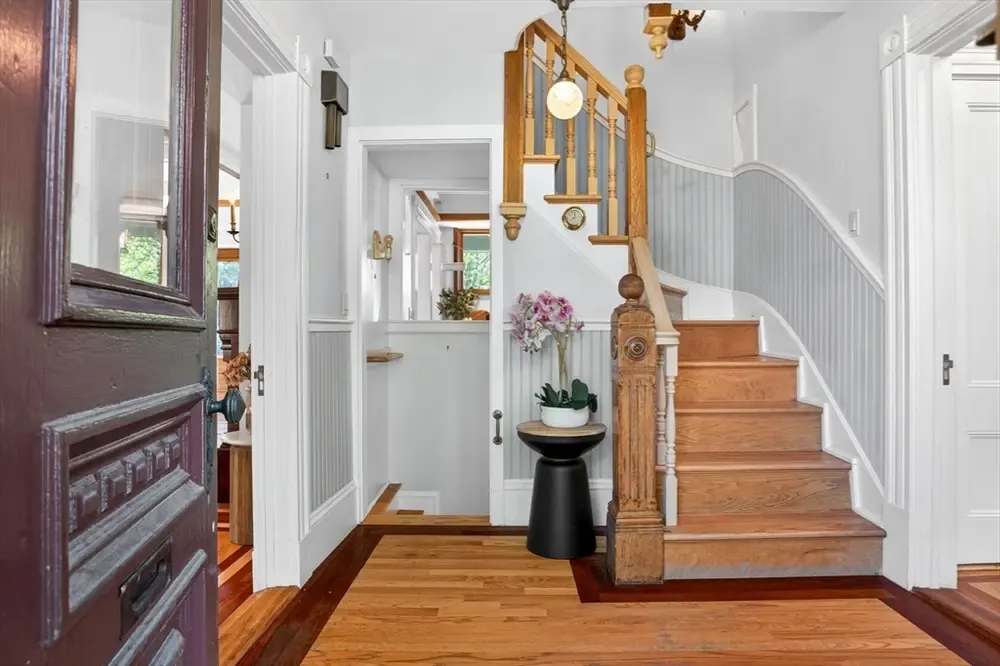 51 Green St, Boston, MA 02130