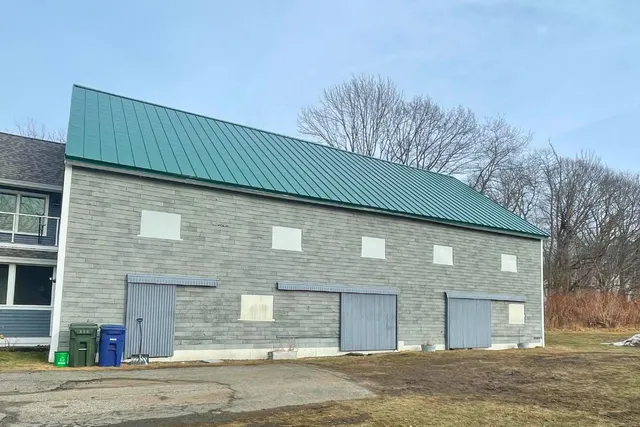 work photo from superiorroofingofmaine.com