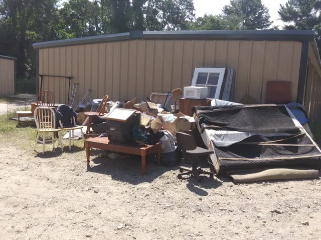 CHECKA RUBBISH REMOVAL SERVICE & RECYCLING work photo