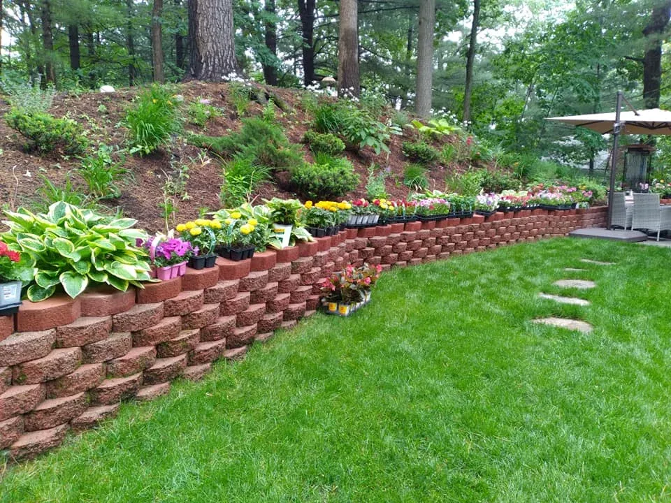 work photo from leonels-landscaping.com