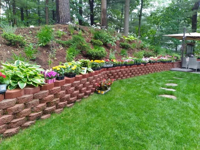 work photo from leonels-landscaping.com