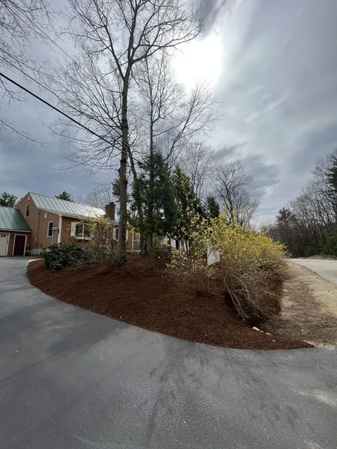 work photo from limitlesslawn.com
