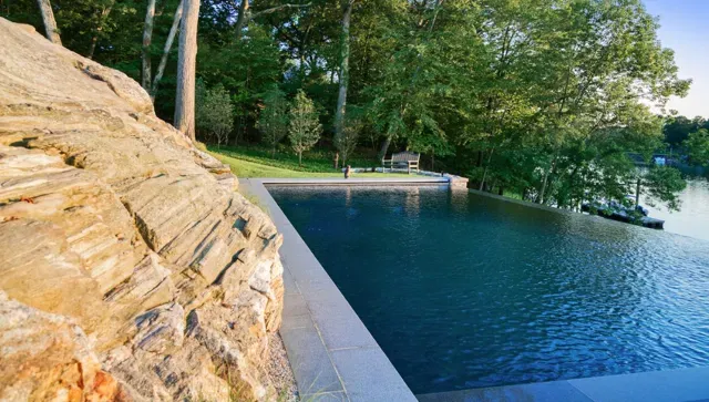 work photo from signaturepoolsinc.com