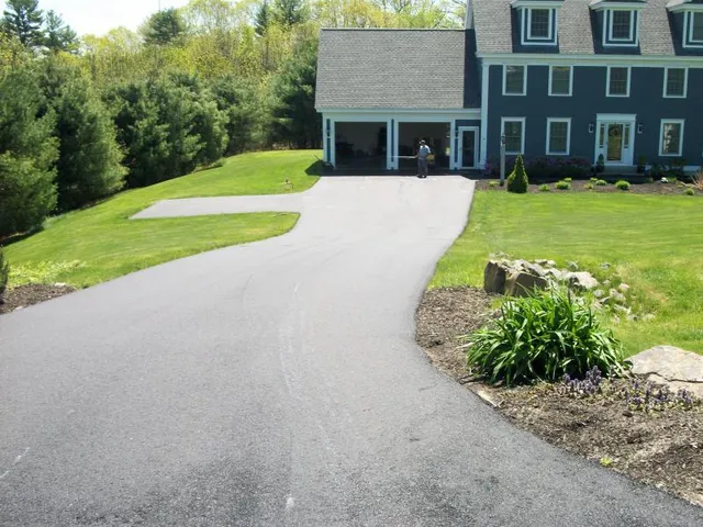 work photo from southernmainepavingandconstructioninc.com