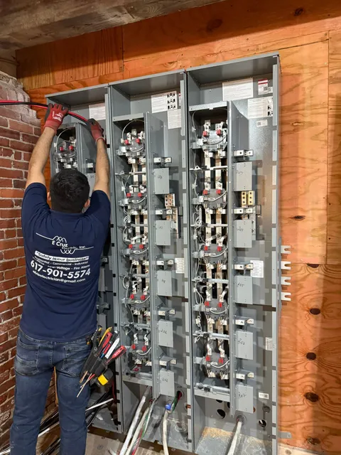 E Cruz Electric work photo