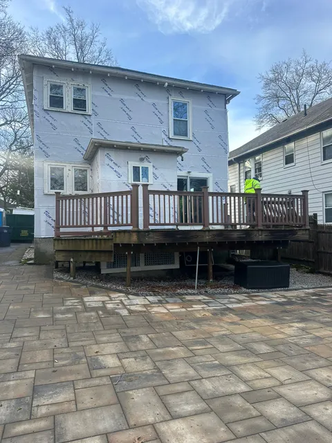 work photo from bostondecksinc.com
