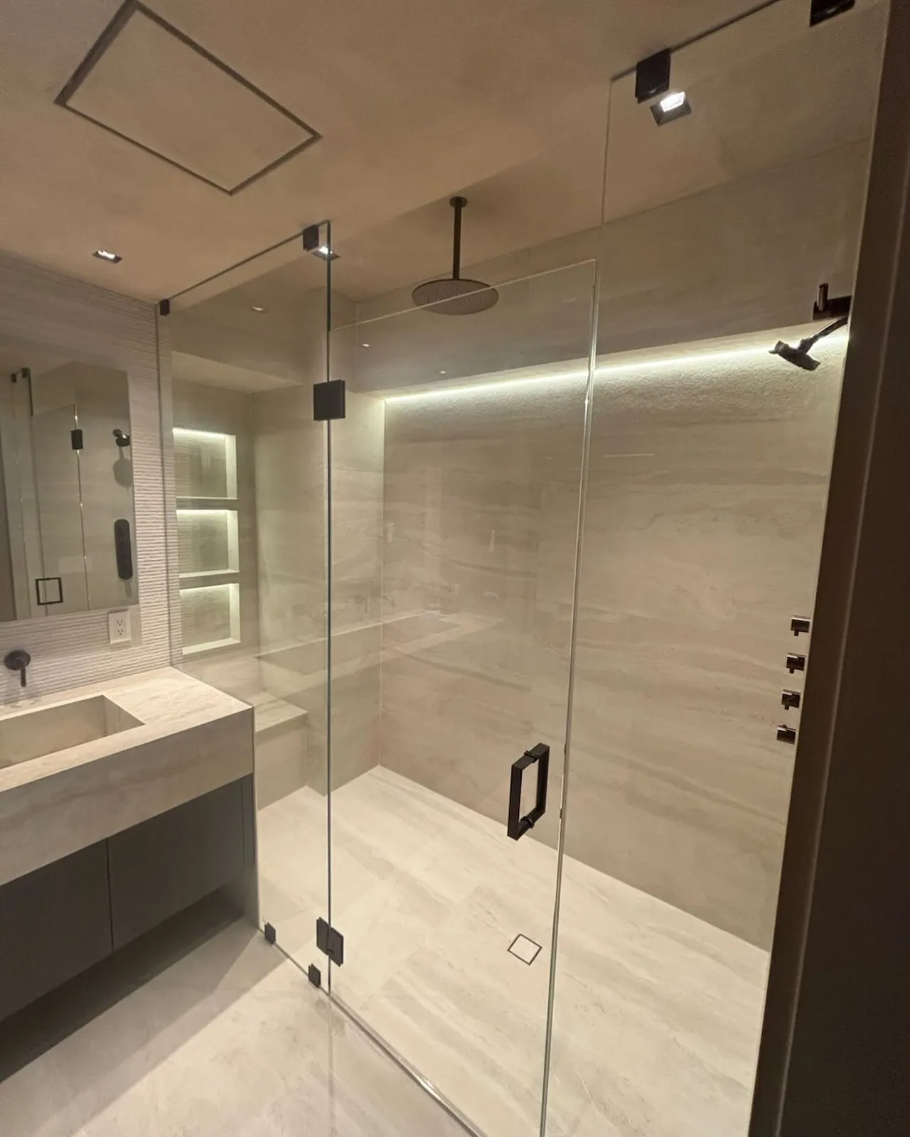 A beautiful install today done by Mark and Lucas. Stunning finish for this bathroom reno.