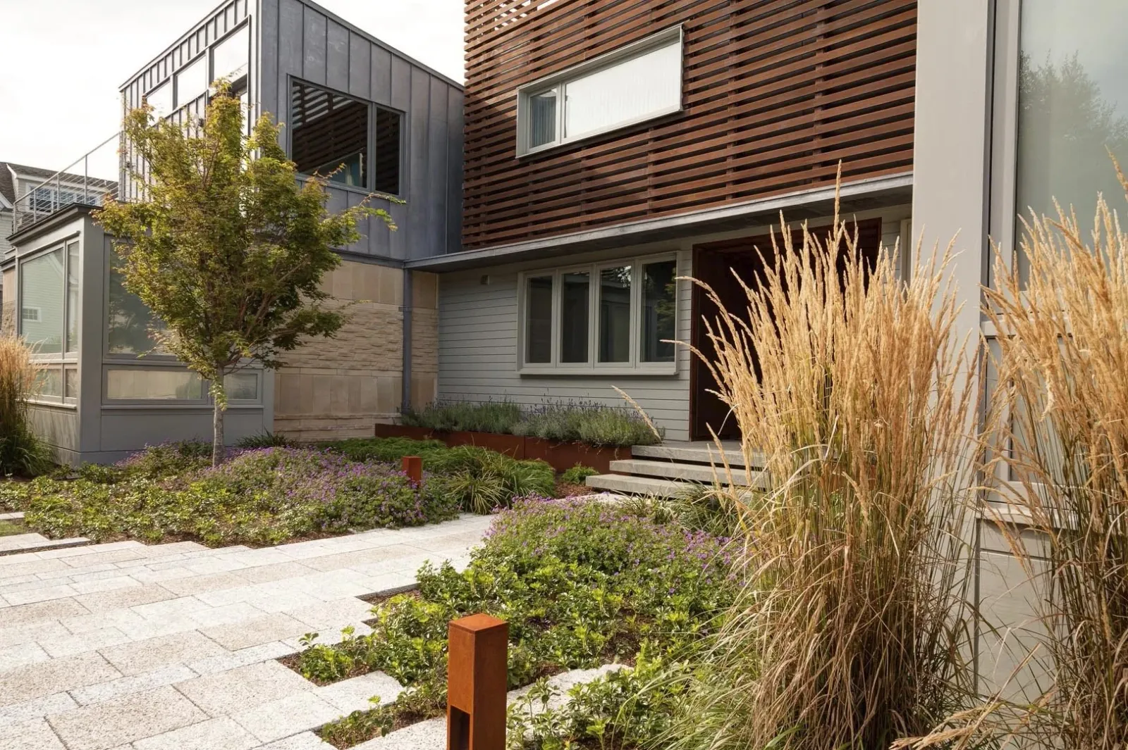 COASTAL CONTEMPORARY