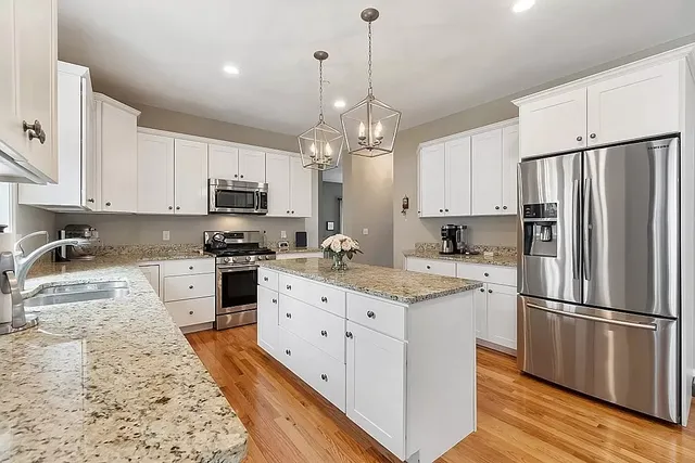 Shaun MacDonald, Premier Realtor work photo