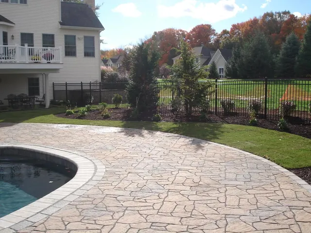 work photo from pinewoodlandscaping.com