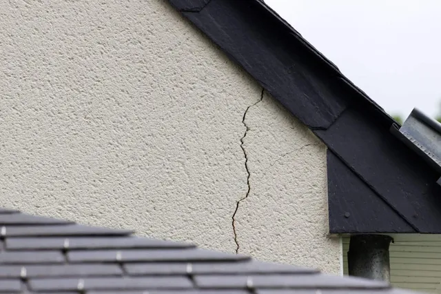 Foundation crack requiring structural repair