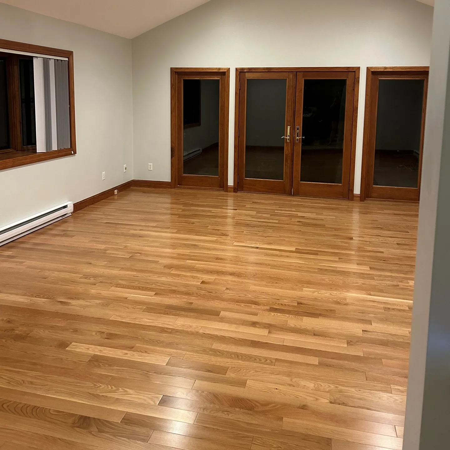 Need new hardwood flooring installed? What about Somerset's Homestyle Collection - Natural White Oak? It's a four sided bevel edge oak flooring, great in any room!
https://www.somersetfloors.com/product-collection/collection/7/product/28