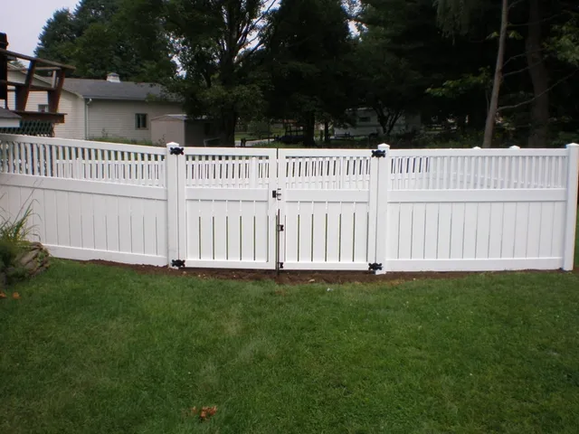 Round Hill Fence, Inc work photo