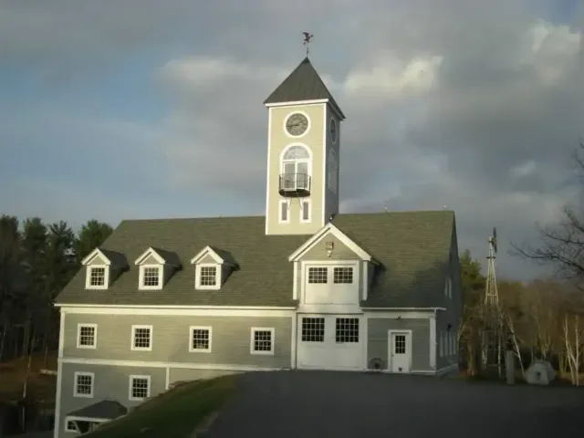 work photo from fairbanksroofingmaine.com